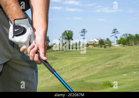 Alabama Greenville Cambrian Ridge Golfplatz, Robert Trent Jones Golf Trail Golfschläger mit Golfhandschuh, Stockfoto