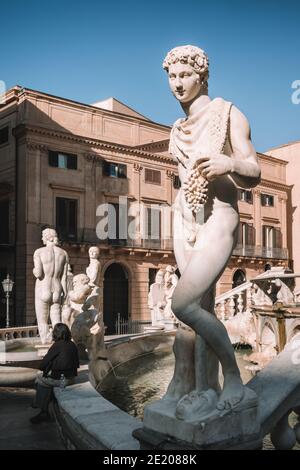 Statue des Praetorianischen Brunnens in Palermo, Sizilien, Italien Stockfoto