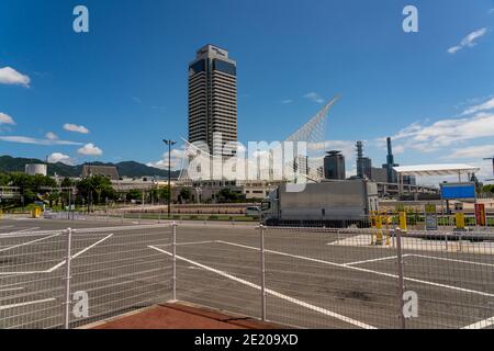 Kobe, Japan - 2. Juli 2018: Kobe Maritime Museum und Hotel Okura Kobe in einem schönen Tag Stockfoto