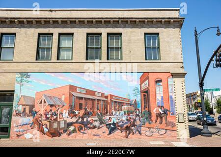 Alabama Dothan St. Andrews Street Wiregrass Region stellt Wandmalereien der lokalen Geschichte vor, Dothan Riot 1889, Stockfoto