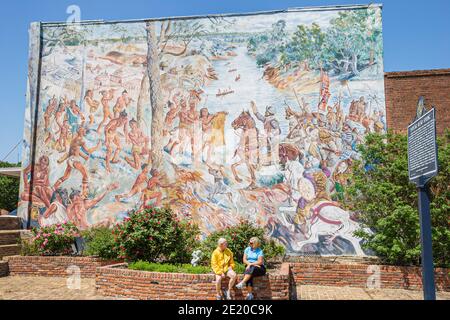 Alabama Dothan St. Andrews Street Wiregrass Region stellt Wandmalereien der lokalen Geschichte, Entdecker Hernando De Soto Creek Indians, Stockfoto