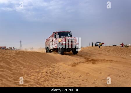 Horimlaa, Saudi-Arabien - 7. Januar 2021: Scania Rennwagen des Team Fazekas Motosport läuft Etappe 5 der Rallye Dakar 2021 Stockfoto