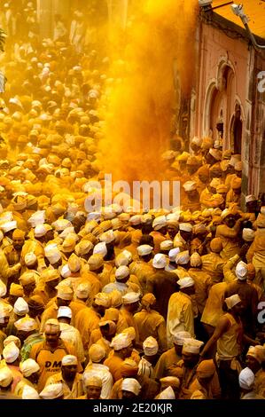 Bhandara das Kurkuma oder haldi Duschen Festival von jejuri Maharashtra, Indien. Stockfoto