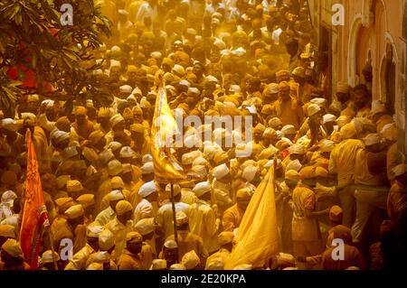 Bhandara das Kurkuma oder haldi Duschen Festival von jejuri Maharashtra, Indien. Stockfoto