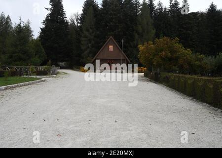 Mongiana, Vibo Valentia - Villa Vittoria - Kirche Credit: Giuseppe Andidero Stockfoto