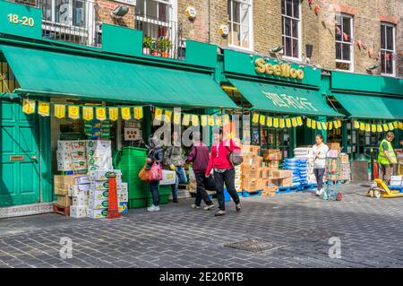 SeeWoo Chinesischer Supermarkt in Lisle Street, Soho. Stockfoto