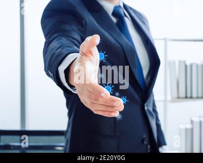 Geschäftsmann mit einer offenen Hand mit Virus. Covid-19 oder Coronavirus 2019 Übertragung von Viren oder Bakterien von Hand berühren, Gesundheitswesen und medizinische conce Stockfoto