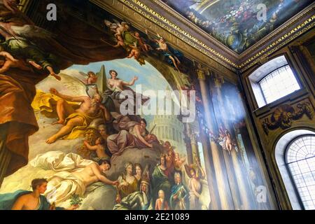 Innenansicht der bemalten Halle von Sir James Thornhill am Old Royal Naval College, Greenwich, London, UK Stockfoto