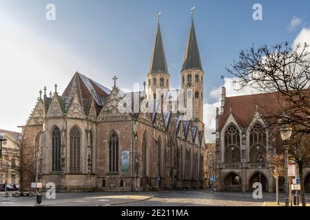 St. Martini-Kirche ist eines der prominenten Gebäude rund um den Altstadtplatz in Braunschweig, Deutschland. Stockfoto