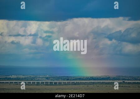 Peking, China. April 2020. Das Foto vom 29. April 2020 zeigt die Mombasa-Nairobi Standard Gauge Railway in Kenia. Kredit: Li Yan/Xinhua/Alamy Live Nachrichten Stockfoto