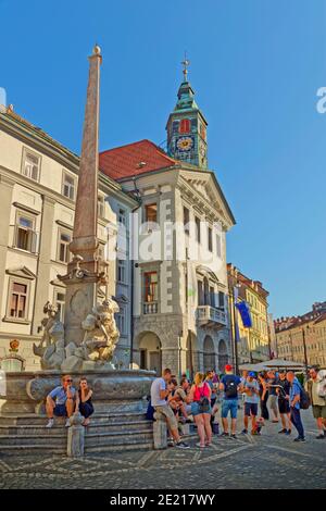 Robba-Brunnen auf dem Rathausplatz Stadtzentrum von Ljubljana, Hauptstadt Sloweniens. Stockfoto