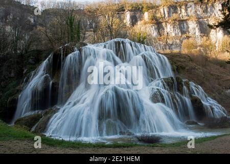 Baume-les-Messieurs (Zentralfrankreich): Der Wasserfall „Cascade des Tufs“ Stockfoto