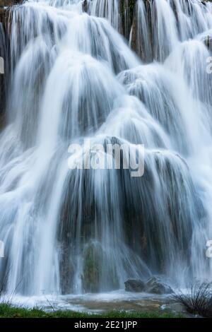 Baume-les-Messieurs (Zentralfrankreich): Der Wasserfall „Cascade des Tufs“ Stockfoto