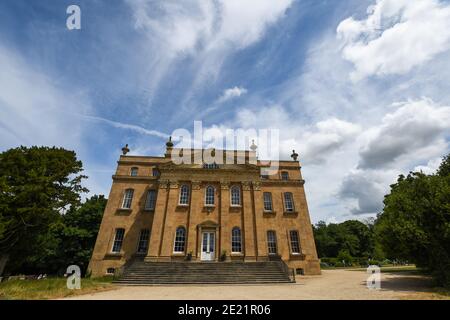 Bild von Kings Weston House, einem historischen Gebäude in Kings Weston Lane, Kingsweston, Bristol, England, mit schönen Himmel im Hintergrund und Kopie sp Stockfoto