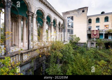 Verlassene Gebäude in Georgien Kaukasus Stockfoto