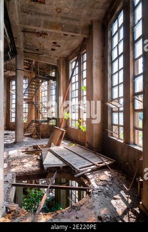 Verlassene und verlassene Industrie im Verfall Stockfoto