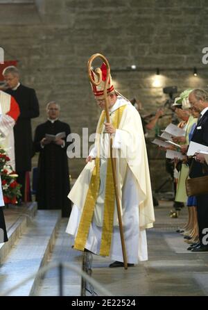 VADSTENA, SCHWEDEN- 1. JUNI 2003: Feier in Vadstena zum 700. Jahrestag der Geburt der heiligen Birgitta. Bischof Martin Lind. Stockfoto