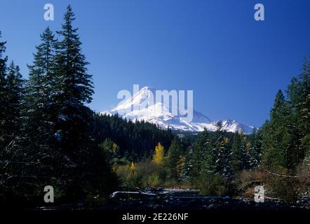 Blick auf Mt Hood vom OR Highway 35, Hood River County, Oregon Stockfoto