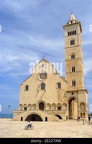 Trani, Apulien, Italien. Dom / Dom San Nicola Pellegrino (11. - 12thC - romanischen) Cattedrale di San Nicola Pellegrino Stockfoto