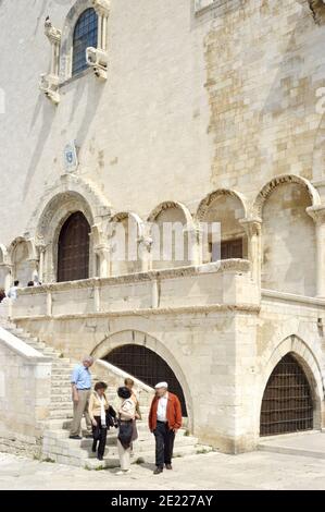 Trani, Apulien, Italien. Dom / Dom San Nicola Pellegrino (11. - 12thC - romanischen) Cattedrale di San Nicola Pellegrino Stockfoto