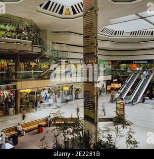 Interieur des Queensgate Shopping Centre, Peterborough, Cambridgeshire, England, Großbritannien Stockfoto