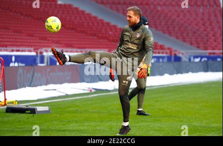 Madrid, Spanien. Januar 2021. Atletico de Madrid Trainingseinheit im Wanda Metropolitano Stadion ohne Schnee vor dem La Liga Spiel gegen Athletic Club Bilbao. Madrid 11. Januar 2021 Entrenamiento del Atlético de Madrid en el estadio Wanda Metropolitano ya limpio de nieve antes del partido de Liga contra el Athletic Club de Bilbao. Madrid 11 de enero de 2021 Spieler: Oblak POOL/ Atletico de Madrid/Cordon Presse nur zur redaktionellen Verwendung Kredit: CORDON PRESS/Alamy Live News Stockfoto
