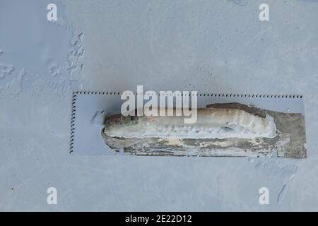 Epoxidharz-Bodenvorbereitung erste Schicht im Gebäude Stockfoto