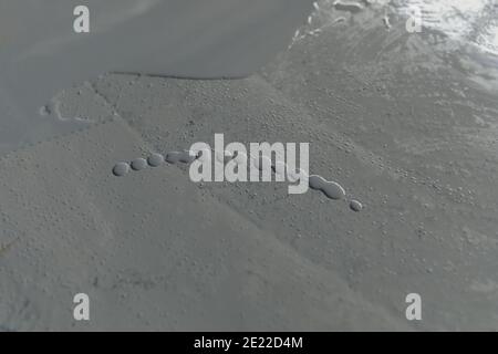 Epoxidharz-Bodenvorbereitung erste Schicht im Gebäude Stockfoto