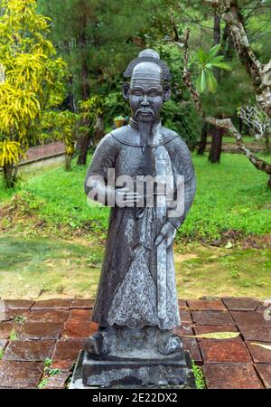 Schutzstatuen Khai Dinh Königliches Grab in Hue, Vietnam Stockfoto