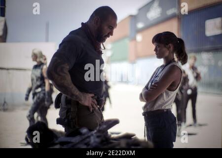 Army of the Dead ist ein kommender amerikanischer Zombie-Heist-Film von Zack Snyder, aus einem Drehbuch von Snyder, Shay Hatten und Joby Harold und einer Geschichte von Snyder. Dave Bautista, Ella Purnell, Ana de la Reguera, Garret Dillahunt, Raul Castillo, Omari Hardwick, Hiroyuki Sanada, TIG Notaro und Matthias Schweighöfer sind hier zu sehen. Dieses Foto ist nur für redaktionelle Zwecke bestimmt und unterliegt dem Urheberrecht des Filmunternehmens und/oder des Fotografen, der vom Film oder der Produktionsfirma beauftragt wurde, und darf nur von Publikationen im Zusammenhang mit der Bewerbung des oben genannten Films reproduziert werden. Eine obligatorische Gutschrift für die f Stockfoto