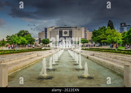 Springbrunnen, Nationaler Kulturpalast, Bulevard Bulgaria, Sofia, Bulgarien Stockfoto