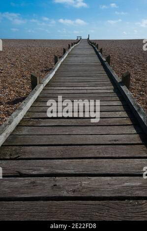 Boardwalk in Dungeness, Kent, England, Großbritannien Stockfoto