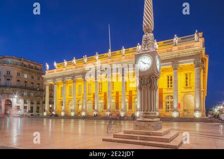 Beeindruckende Architektur des Grand Theatre de Bordeaux am Place de la Comedie in Bordeaux, Frankreich Stockfoto