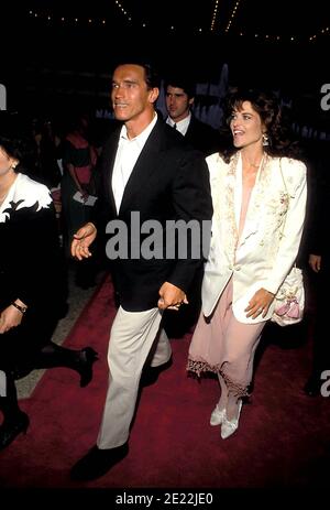 Arnold Schwarzenegger und Maria Shriver im Terminator 2 Urteilsverkündung Premiere im Cineplex Odeon Century Plaza 07/03/1991 Credit: Ralph Dominguez/MediaPunch Stockfoto