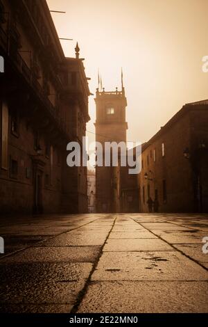 Plaza del Obradorio bei Sonnenaufgang in Santiago de Compostela Stockfoto