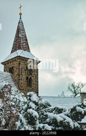 Pruhonice Park unter Schnee Stockfoto