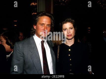 F5966. 1988. MICHAEL DOUGLAS WIFE DIANDRA Quelle: Ralph Dominguez/MediaPunch Stockfoto