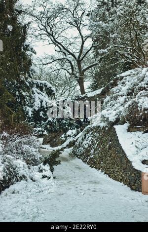 Pruhonice Park unter Schnee Stockfoto