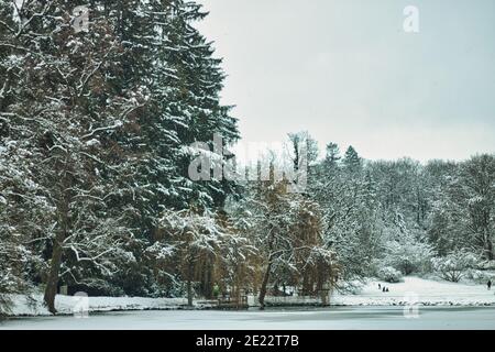 Pruhonice Park unter Schnee Stockfoto