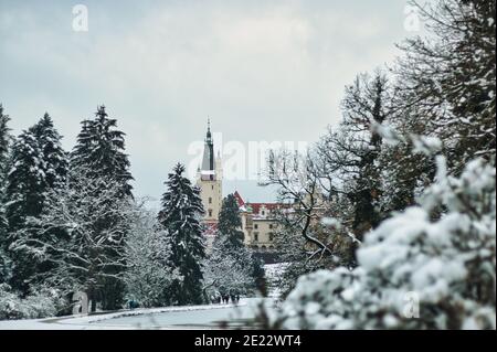 Pruhonice Park unter Schnee Stockfoto