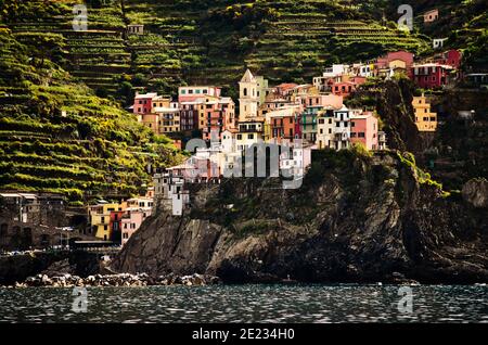 Cinque Terre : Manarola Blick vom Meer Stockfoto