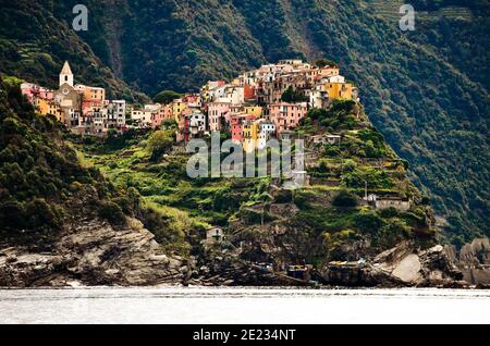 Cinque Terre : Manarola Blick vom Meer Stockfoto