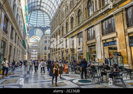 Das Einkaufszentrum, die Galleria Umberto I, Via San Carlo, Neapel, Italien Stockfoto