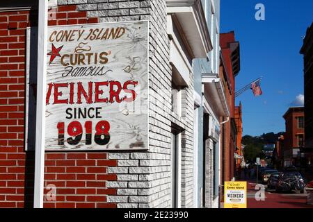 Curtis' berühmtes Coney Island Wieners Café / Restaurant, 35 N Liberty St, Cumberland, Maryland MD, USA Stockfoto