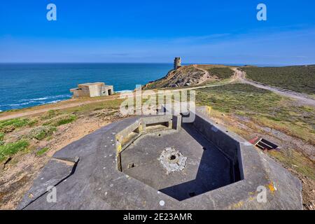 Bild von deutschen Bunkern, Beobachtungstürmen und Waffeneinsätzen an der Nordwestküste, Jersey, Kanalinseln, großbritannien Stockfoto