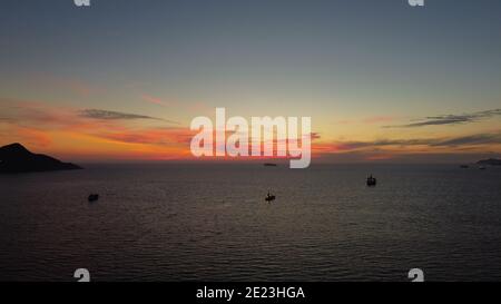 Ultimos rayos de sol en el oceano Stockfoto