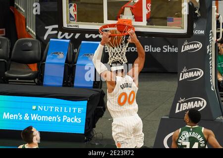 Orlando, USA. Januar 2021. Orlando, Florida, USA, 11. Januar 2021, Orlando Magischer Spieler Aaron Gordon #00 Dunks während des Spiels im Amway Center (Foto: Marty Jean-Louis/Alamy Live News Stockfoto