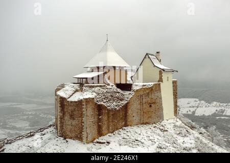 Schloss von Fuzer Ungarn im Winter Stockfoto