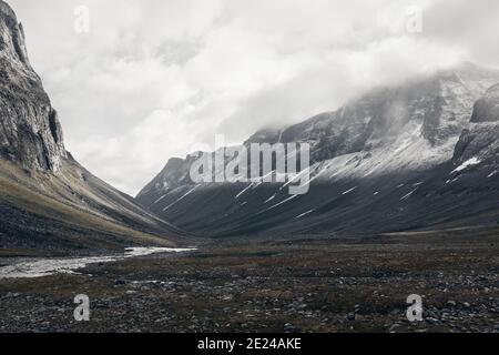 Blick auf schneebedeckte Berge Stockfoto