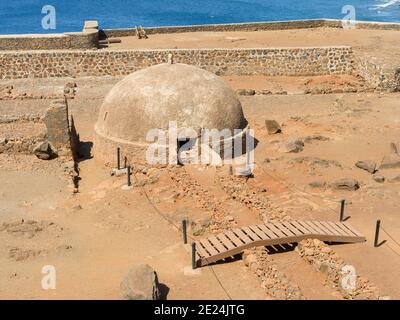 Die Zisterne. Forte Real de Sao Filipe. Cidade Velha, historisches Zentrum von Ribeira Grande, UNESCO-Weltkulturerbe. Insel Santiago ( Stockfoto